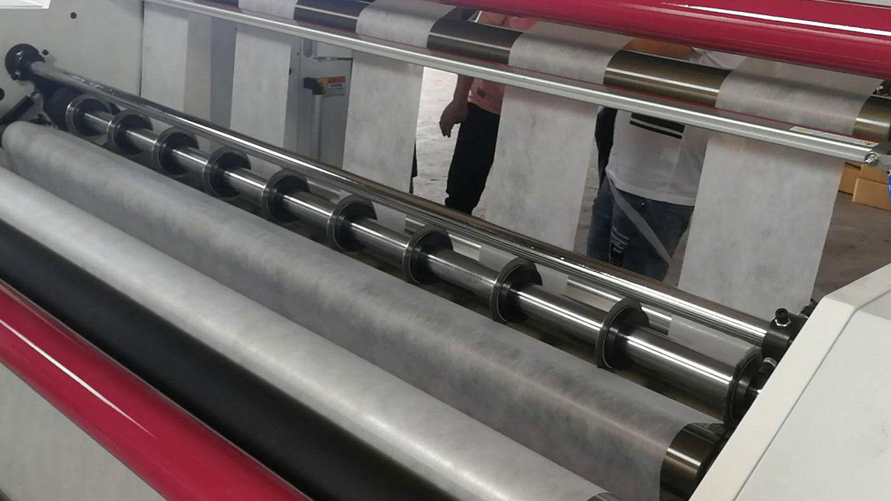 水刺無紡布分切機(jī)，熔噴布分切機(jī)